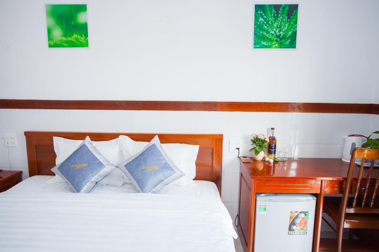 Thy Hung Legacy Hotel Туїхоа Екстер'єр фото